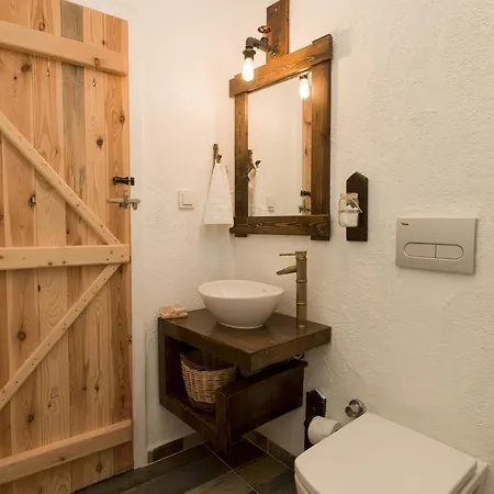 Otel Koop' Suites / Eski 4*